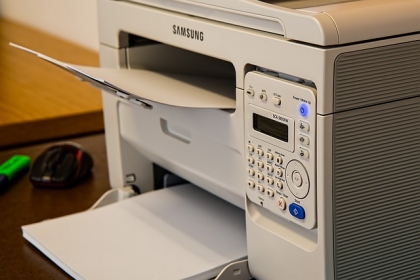 Zalety drukarek laserowych w porównaniu z innymi technologiami drukowania